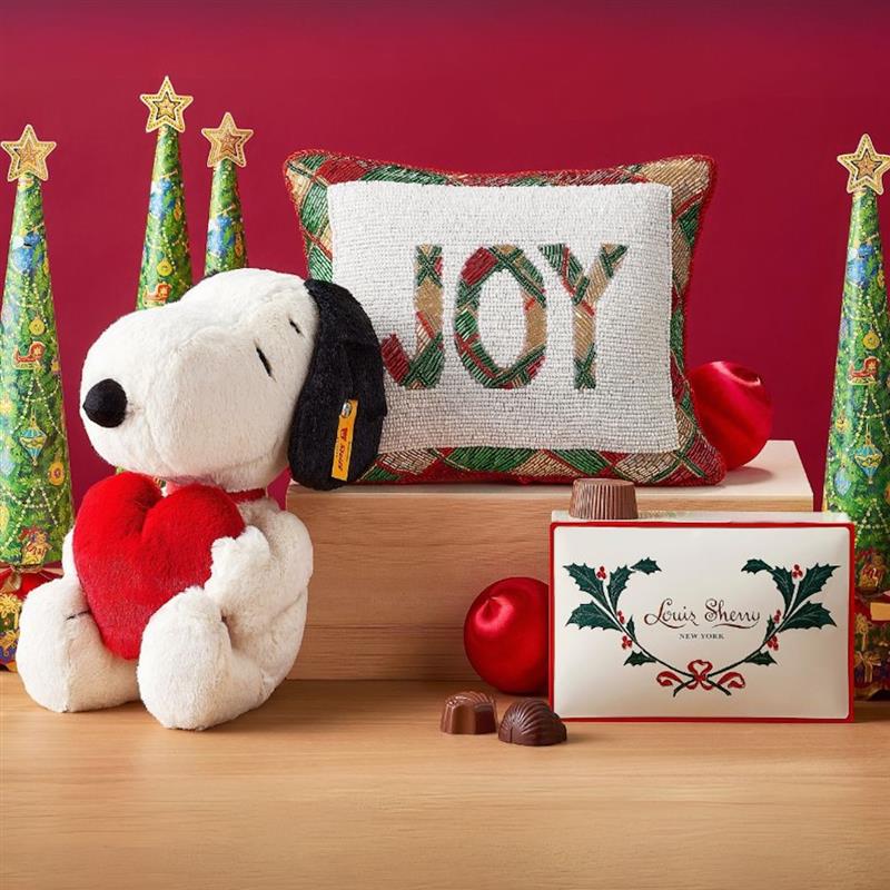 The Ultimate Stocking Stuffers: Elegant Gifts That Delight