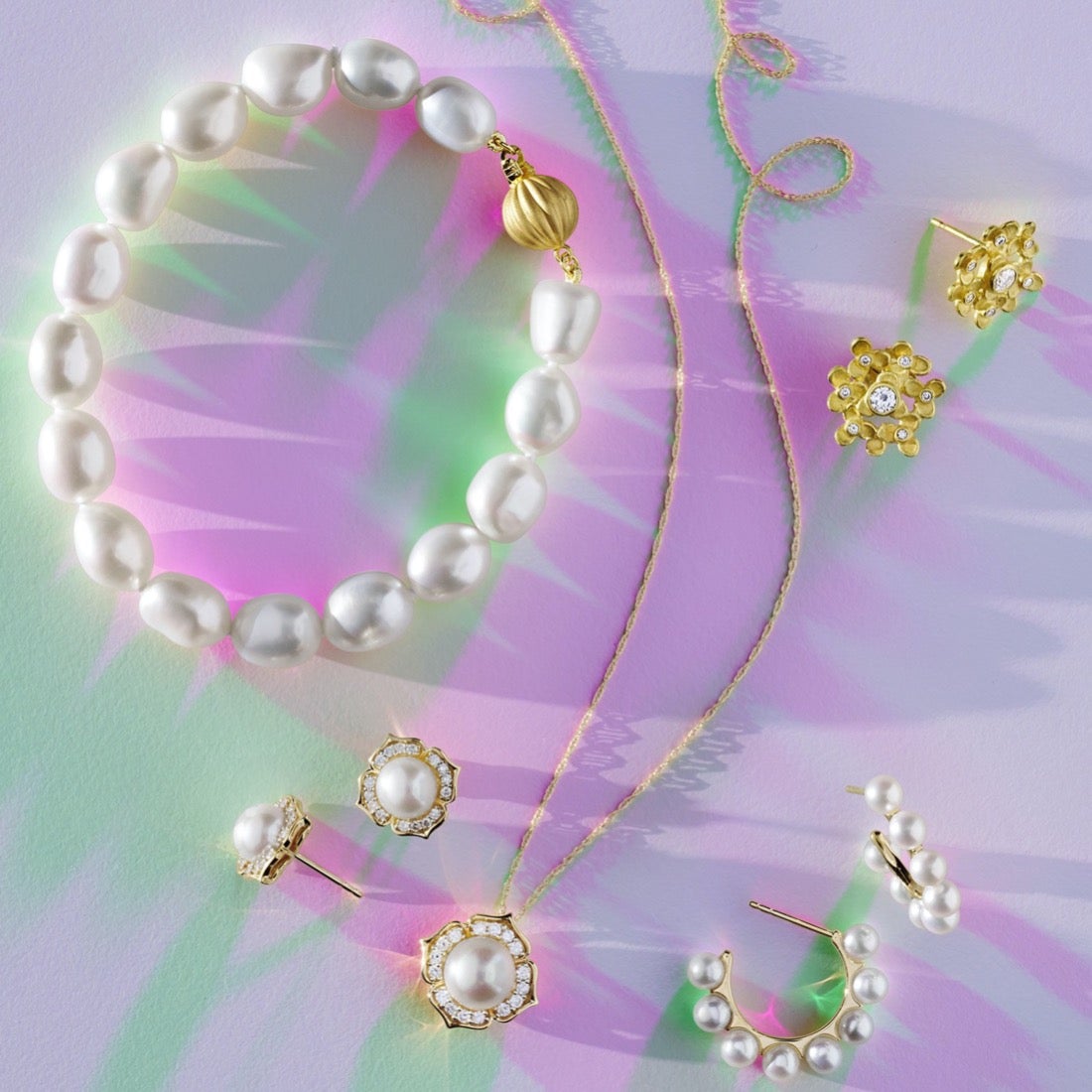 Baroque White Pearl & Gold Bracelet