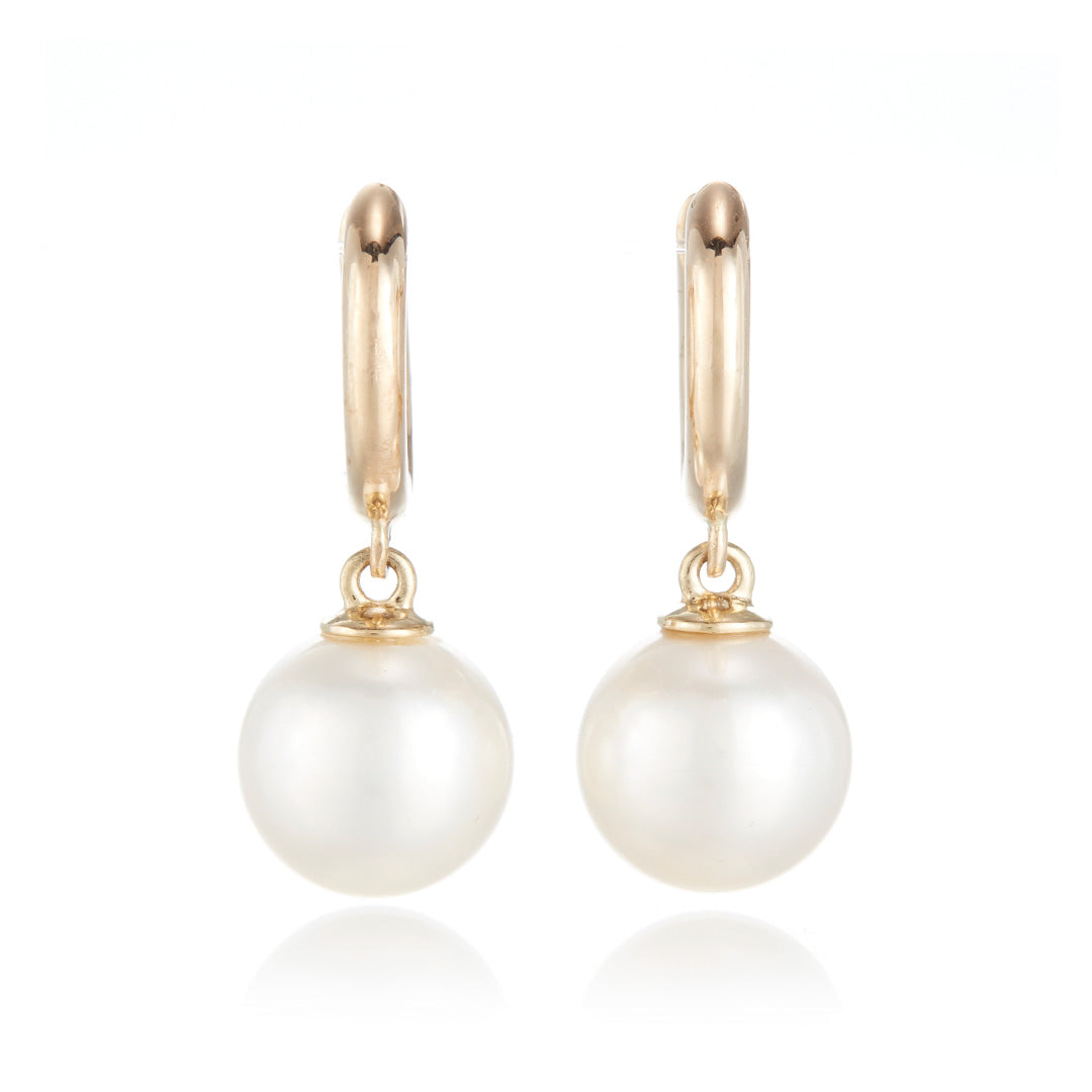 Soho Earrings in White Pearls